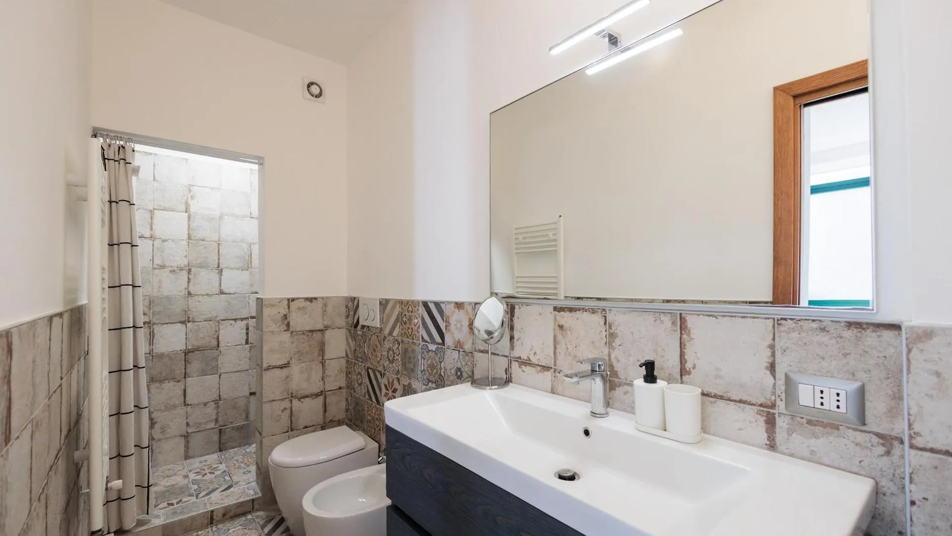Urban House - Darsena Home Navigli Milan Center Italy