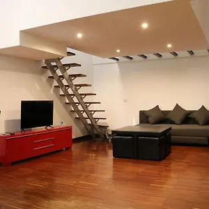 Apartamento Cozy & Large Loft Famagosta, Milán