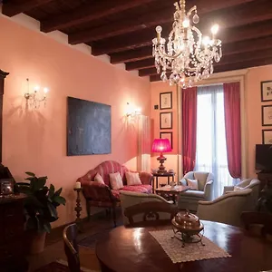 Apartamento Broletto 26, Milán